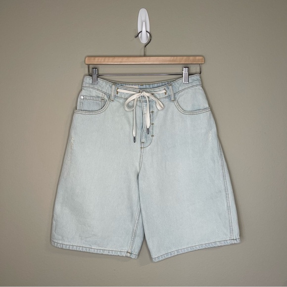 Pilcro Anthropologie Classic Bermuda Denim Shorts in Medium Blue 26 - Picture 3 of 10